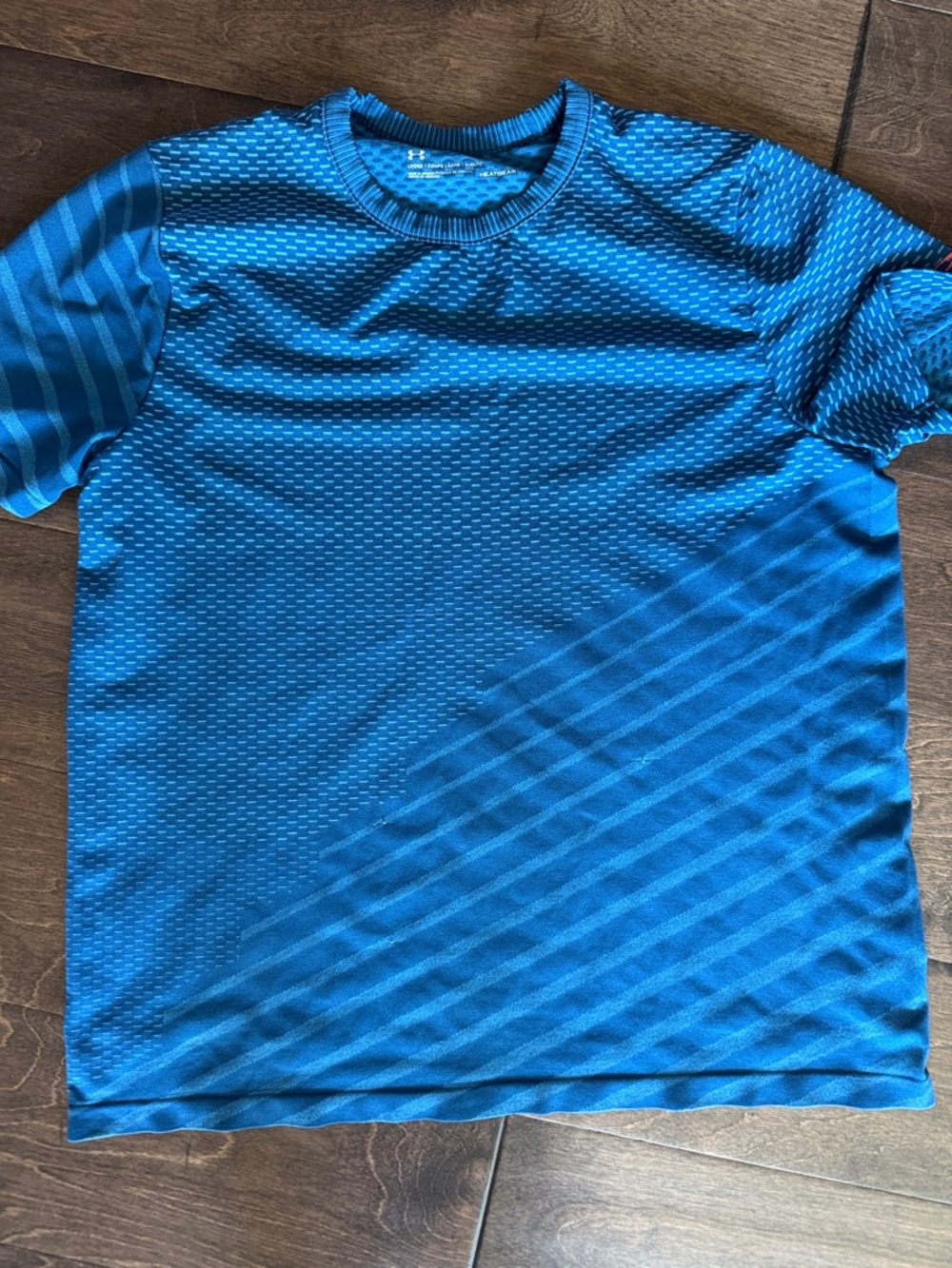 YXL Under Armour Short-Sleeve Performance -Loose fit